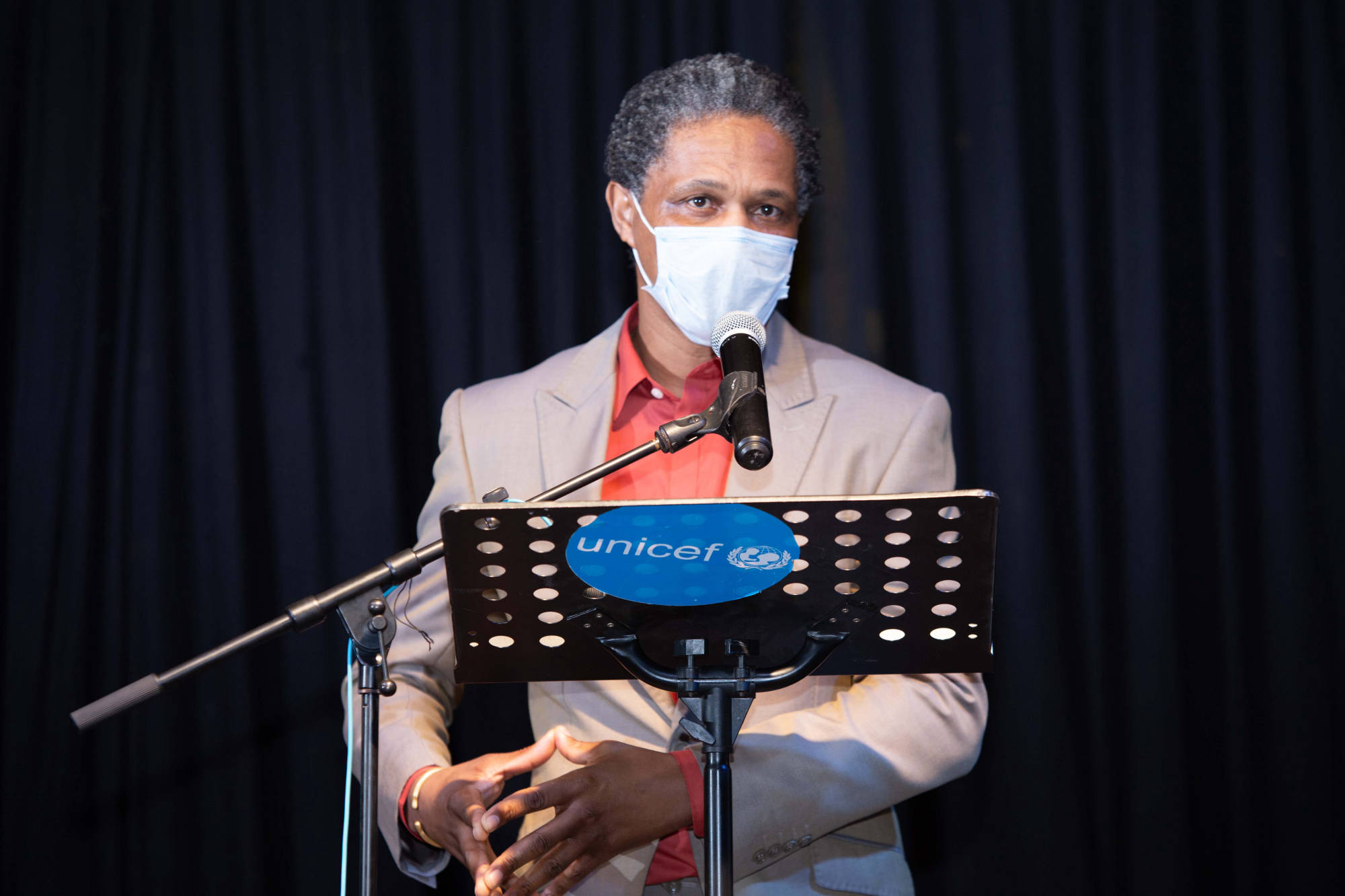 Mangaliso Dlamini of S'Buko Se Sive Creative Agency presenting the creative concepts for the Mgcini we Sive campaign